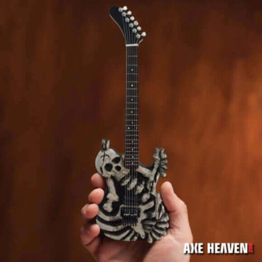 Mini guitare de collection réplique George Lynch Signature Skull & Bones J.FROG - Sous licence